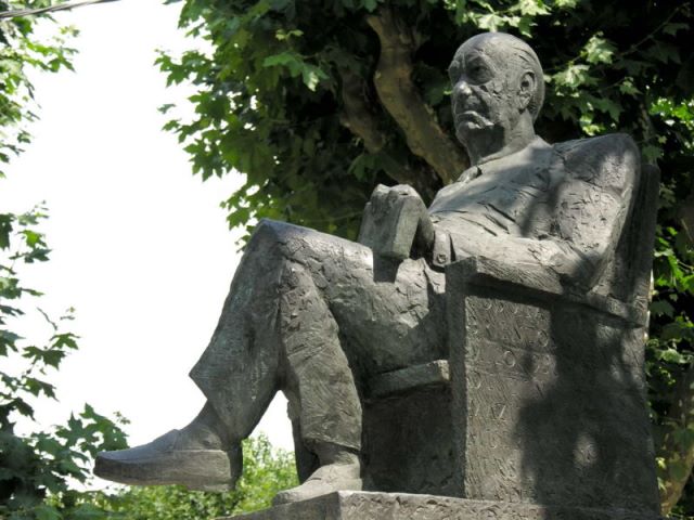 estatua camilo jose cela